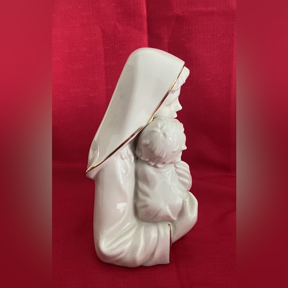 Mikasa Madonna and Child Fine White Porcelain with Gold Trim Figurine - Picture 3 of 5